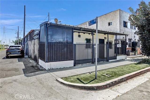 Foto del edificio - 9808 S Central Ave