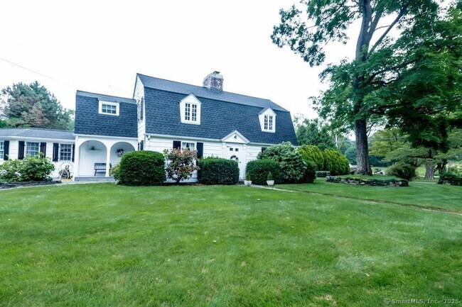 Foto del edificio - 453 Chestnut Hill Rd
