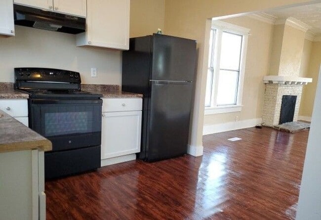 Building Photo - BELOW MARKET RENT!