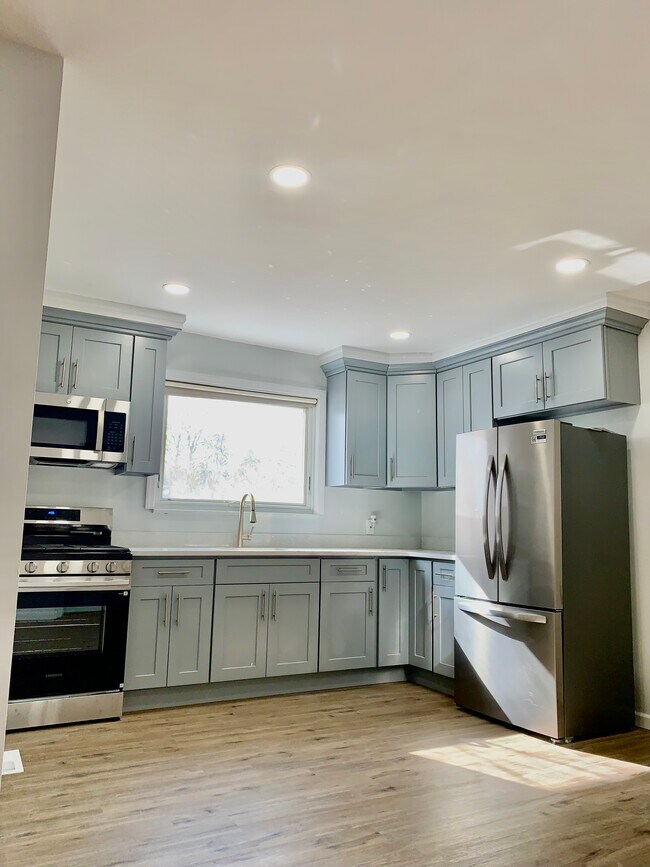 Foto del edificio - 336 Scranton Ave