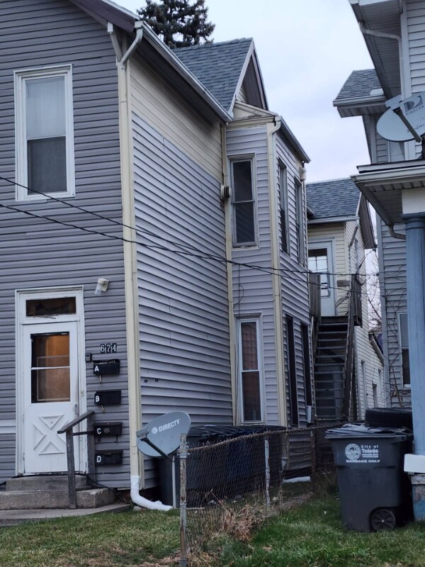 674 Walbridge Ave, Toledo, OH 43609 Room for Rent in Toledo, OH