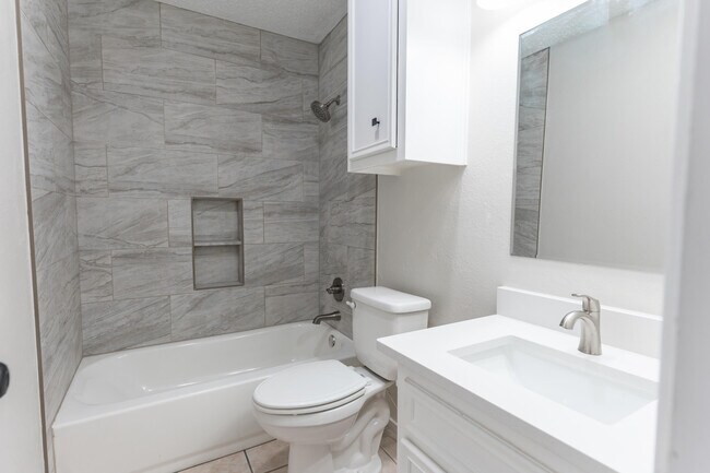 Foto del edificio - 6135 38th St