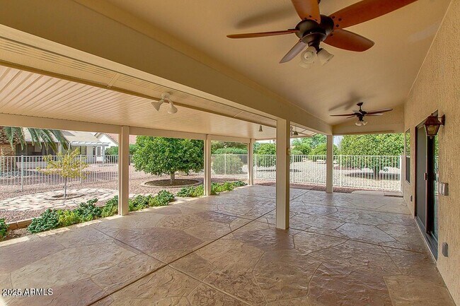 Foto del edificio - 13820 W Oak Glen Dr