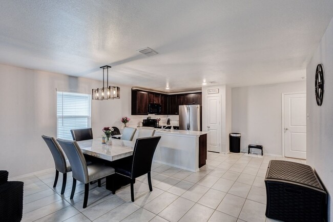 Building Photo - 5504 Rockrose Ln