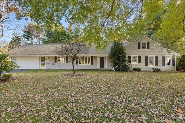 Building Photo - 10 Pine Grove Rd