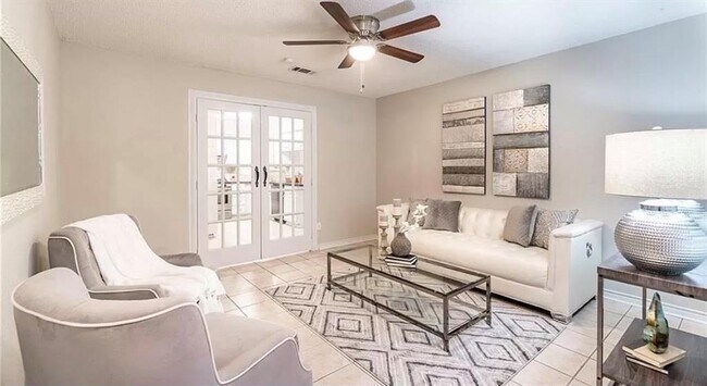 Building Photo - 720 E Mission St