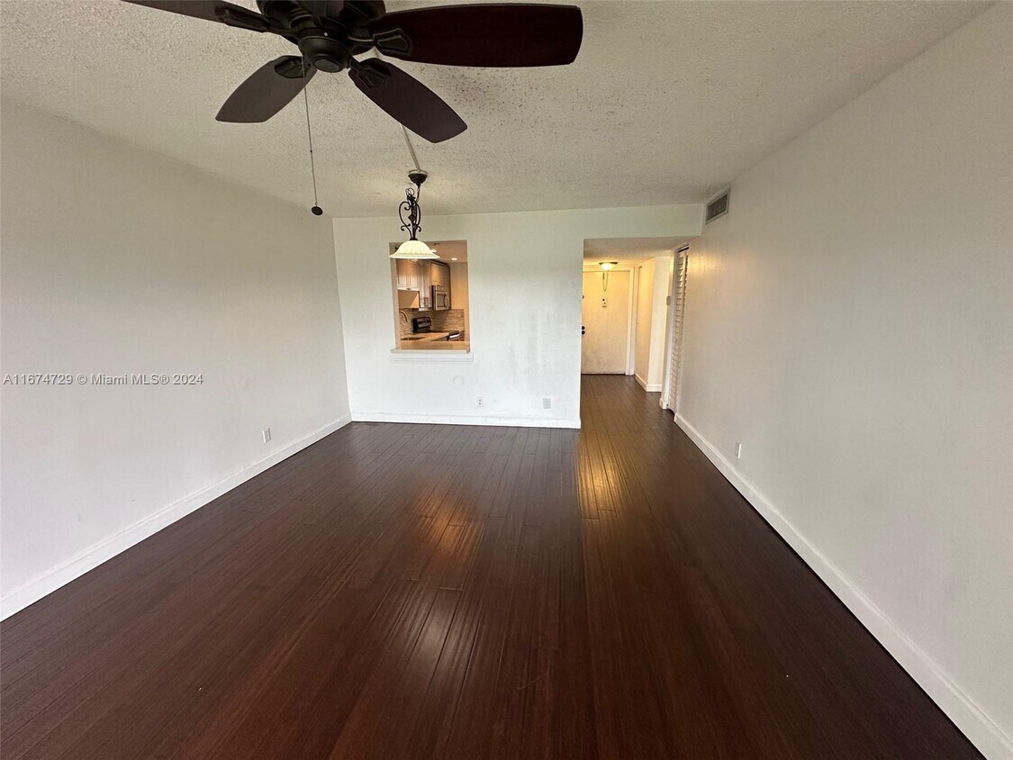 Foto principal - 5100 SW 90th Ave