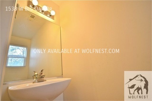 Building Photo - No Deposit Option! Beautiful 3 Bed West Va...