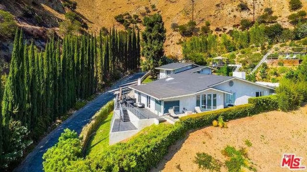 Massive Compound - GATED - with a PRIVATE ROAD - PRIVATE POOL - this celebrity hide-out is the epito - 1868 N Doheny Dr