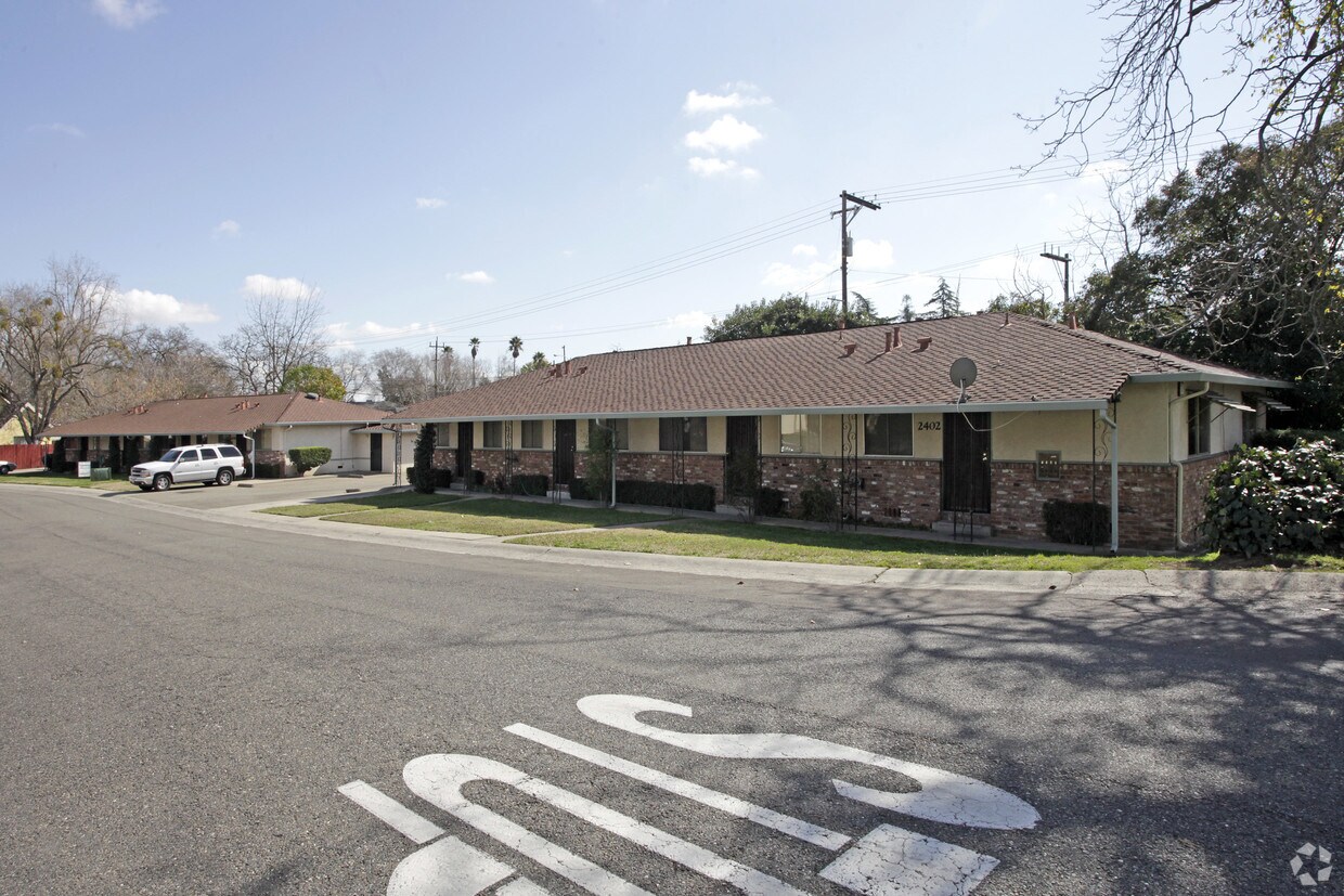Primary Photo - 2402 Wulff Ln