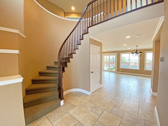 Building Photo - 6279 Skywalker Dr