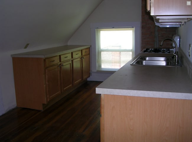 Building Photo - 2705 Eden Ave