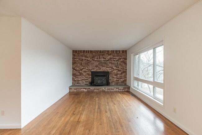 Foto del edificio - 1737 E 5th St