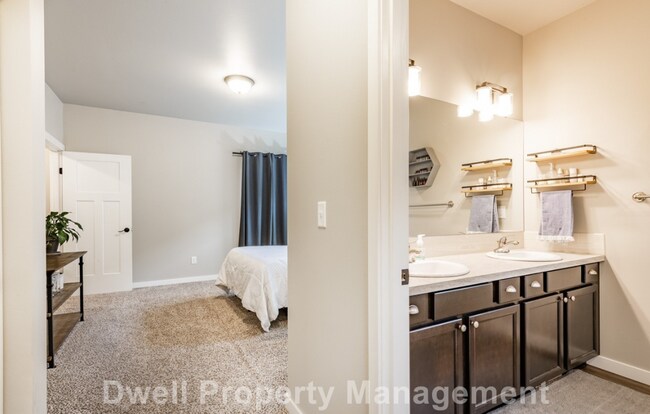 Foto del edificio - Charming 3 Bed, 3.5 Bath Home with Granite Counters & 2-Car Garage in Lynden