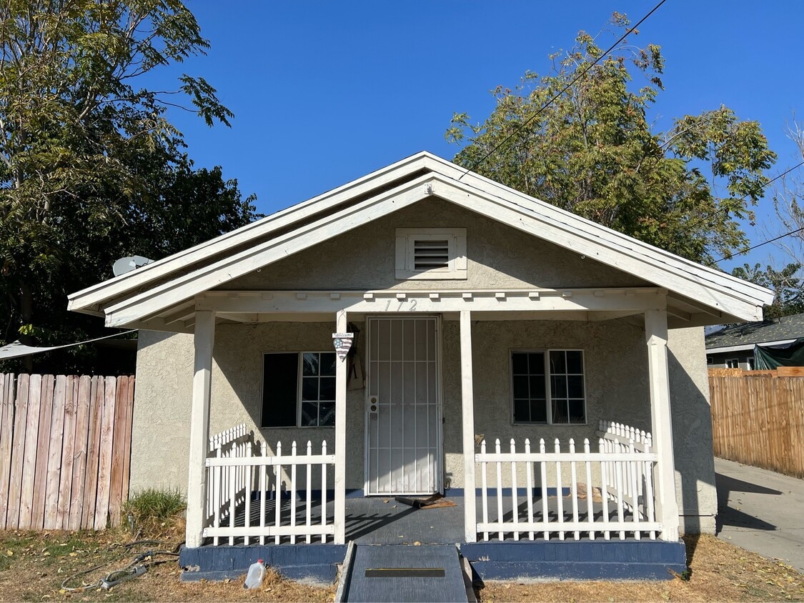 172 Magnolia Ave, San Bernardino, CA 92405 House Rental in San