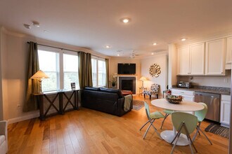 Building Photo - 1008 Tremont St