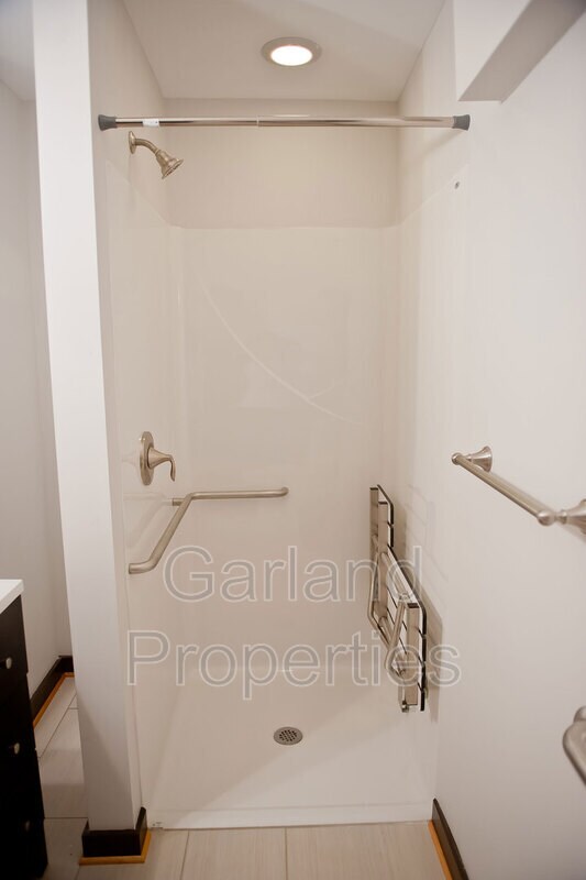 Building Photo - 110 Campbell Ave SW