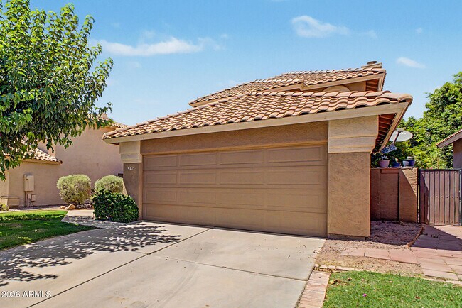 Building Photo - 842 W Sun Coast Dr