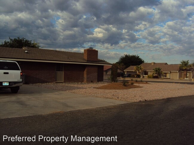 Building Photo - 4 br, 2 bath House - 3605 Pomegranate Way