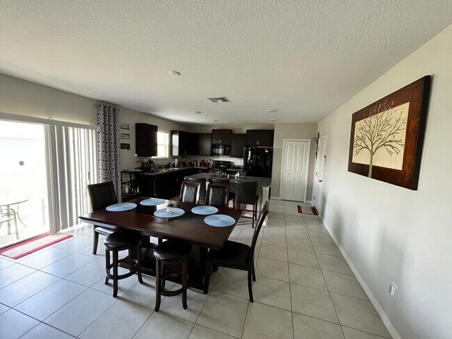 Building Photo - 10521 Strawberry Tetra Dr