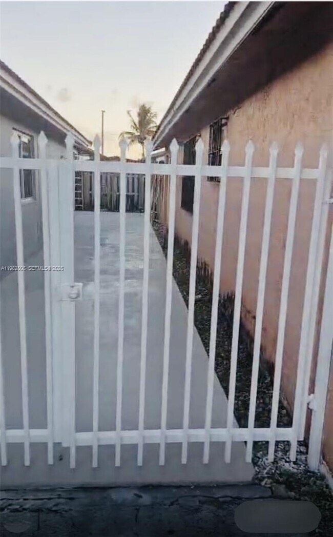 Building Photo - 3355 W 68th St