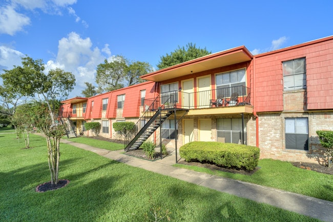 Building Photo - Dover Place Apartments - All Bills Paid