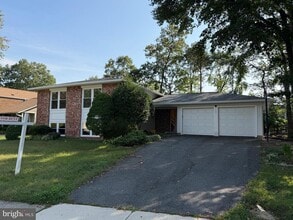 Building Photo - 7107 Sontag Way