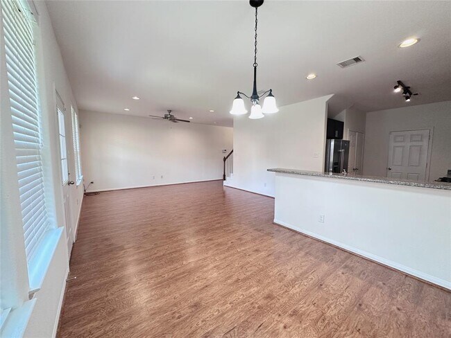 Foto del edificio - 17018 Wilthorne Gardens Ct