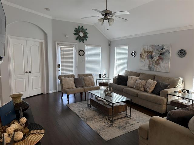 Building Photo - 8315 Summerset Dr