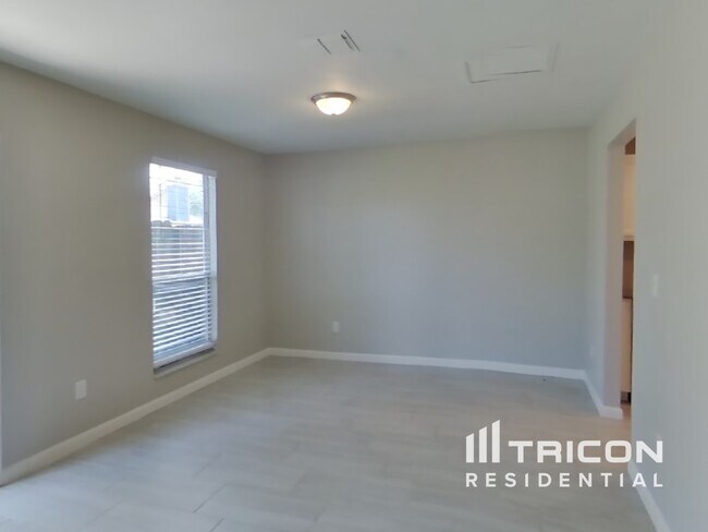 Foto del edificio - 1151 W Romaine Cir
