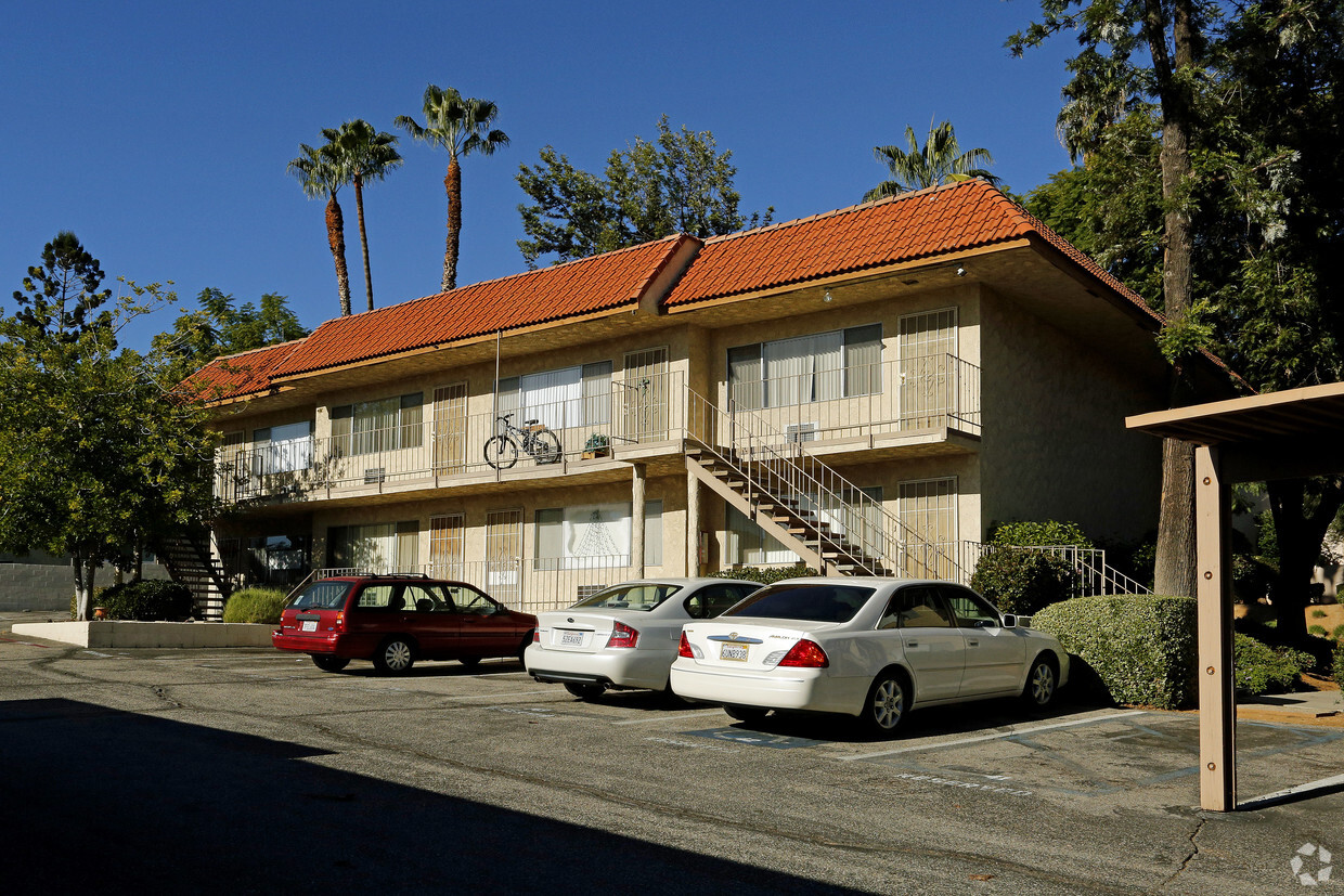 Primary Photo - Canyon Oak Apartments