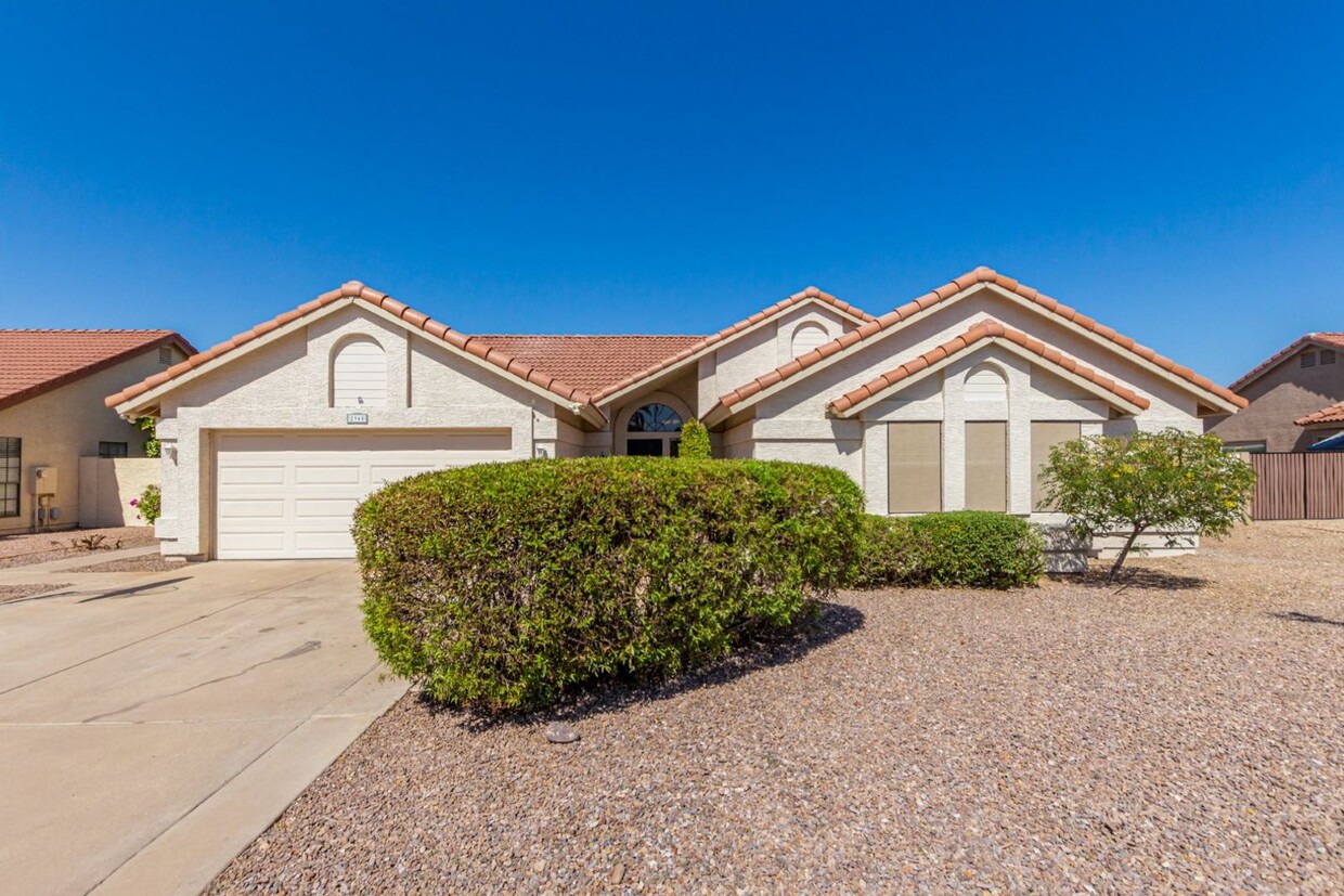 Primary Photo - East Mesa 4 Bed home with sparkling Pool *...