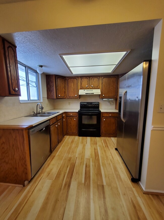 Building Photo - 1020 E 1275 N
