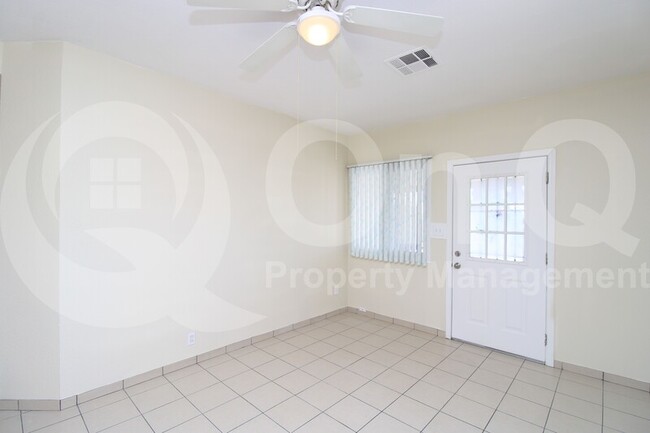Foto del edificio - 1231 East Elm Street