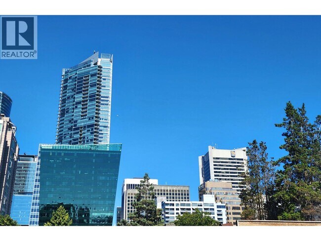 Photo du bâtiment - 921 Thurlow St