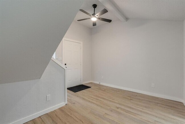 Foto del edificio - 3704 S Lee Ave