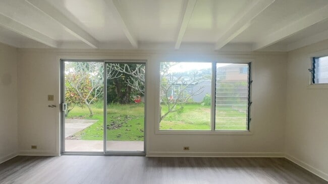 Foto del edificio - NEWLY RENOVATED-Single Family Home in Kailua- 3 Bedroom, 2 Bath, Carport and Big Yard!