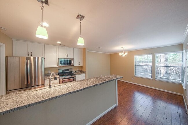 Building Photo - 49 Sawmill Grove Ln