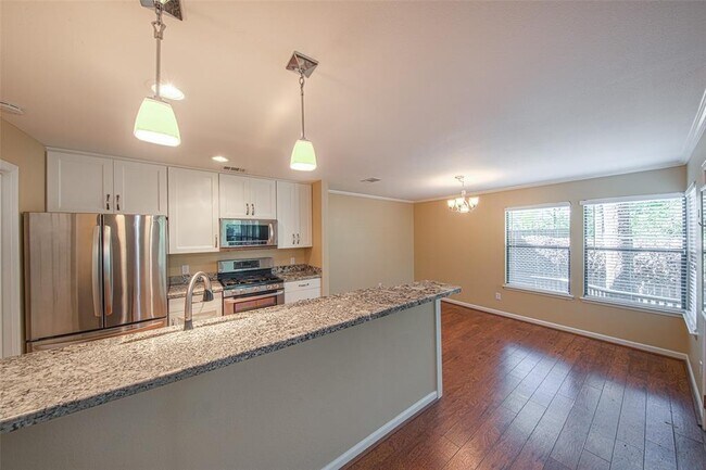 Foto del edificio - 49 Sawmill Grove Ln