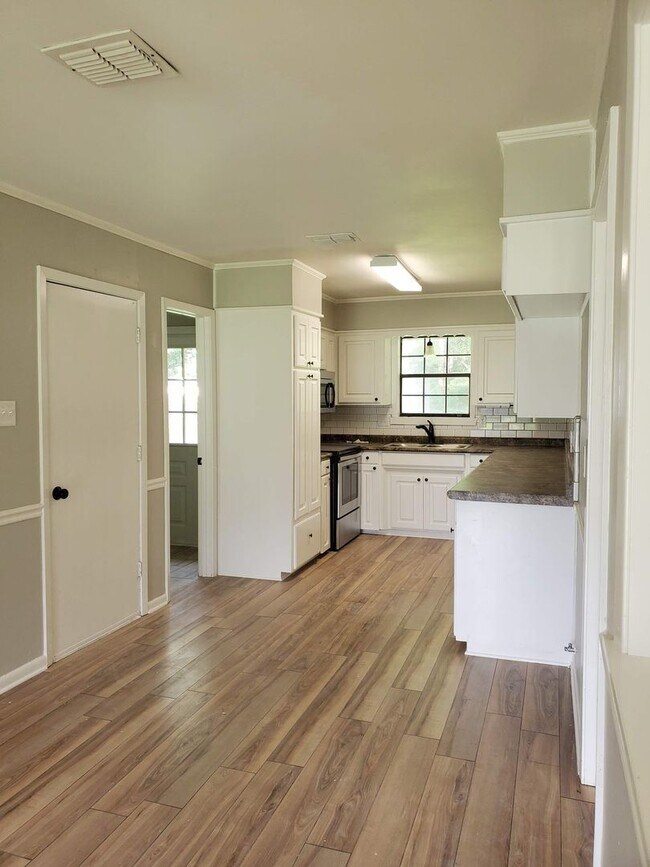 Foto del edificio - 9308 Walker Rd