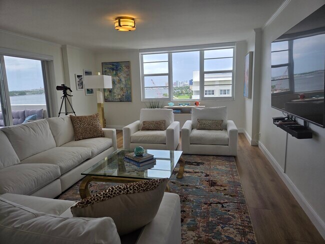 Living room - 2800 N Flagler Dr
