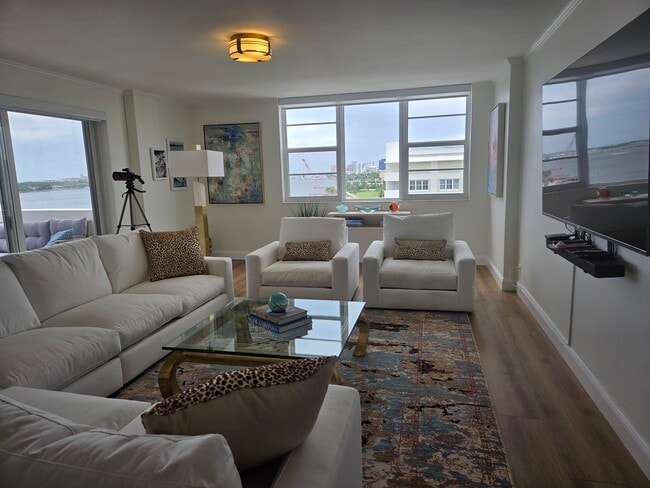 Living room - 2800 N Flagler Dr