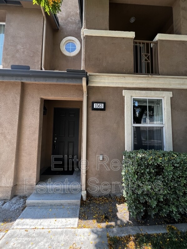 Foto del edificio - 1563 Hackberry Pl
