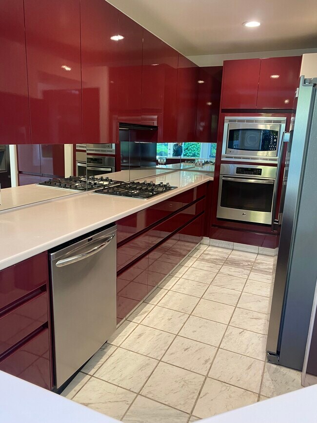 Foto del edificio - 287 E Blithedale Ave