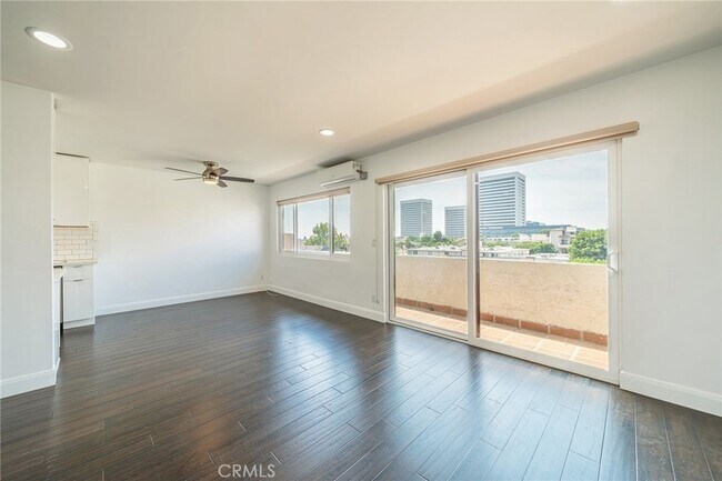 Foto del edificio - 1601 Veteran Avenue Unit 302