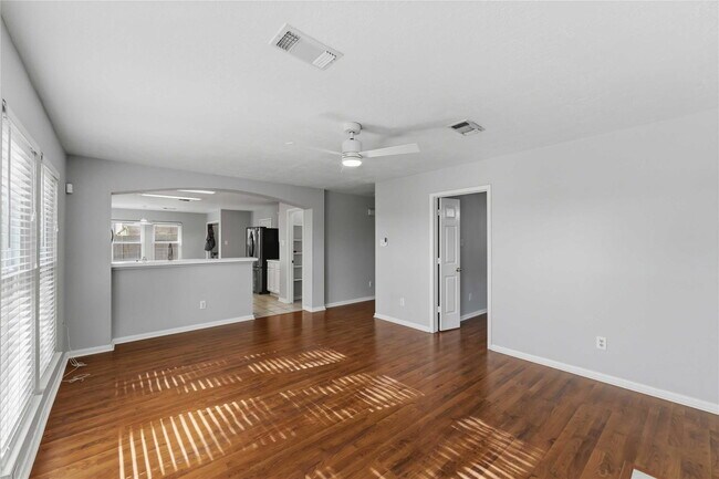 Building Photo - Glenwood Drive, Pearland, TX 77584 - 4 BR 2.5 BA single-family home