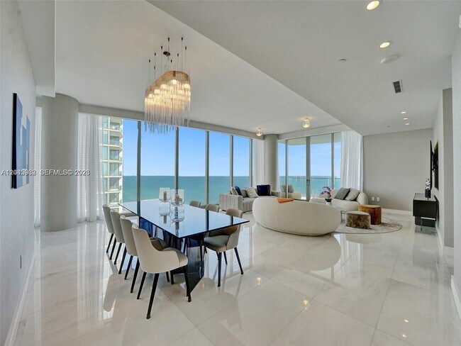 Foto del edificio - 17901 Collins Ave