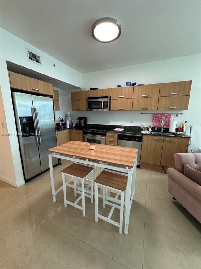 Foto del edificio - 350 S Miami Ave