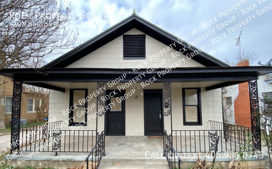 Primary Photo - Three-Bedroom House with 1500 SF Outbuildi...