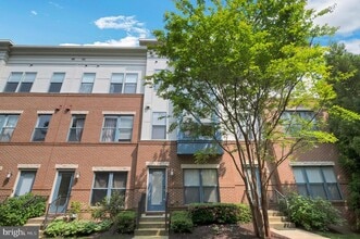 Building Photo - 12167 Waveland St